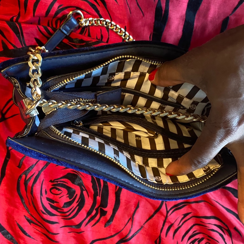 Purse - Picture 3 of 4